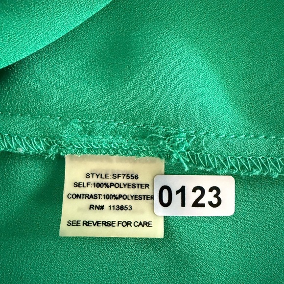 41 Hawthorn Women’s Emerald Green Sleeveless V-Neck Blouse Size M - Picture 8 of 8